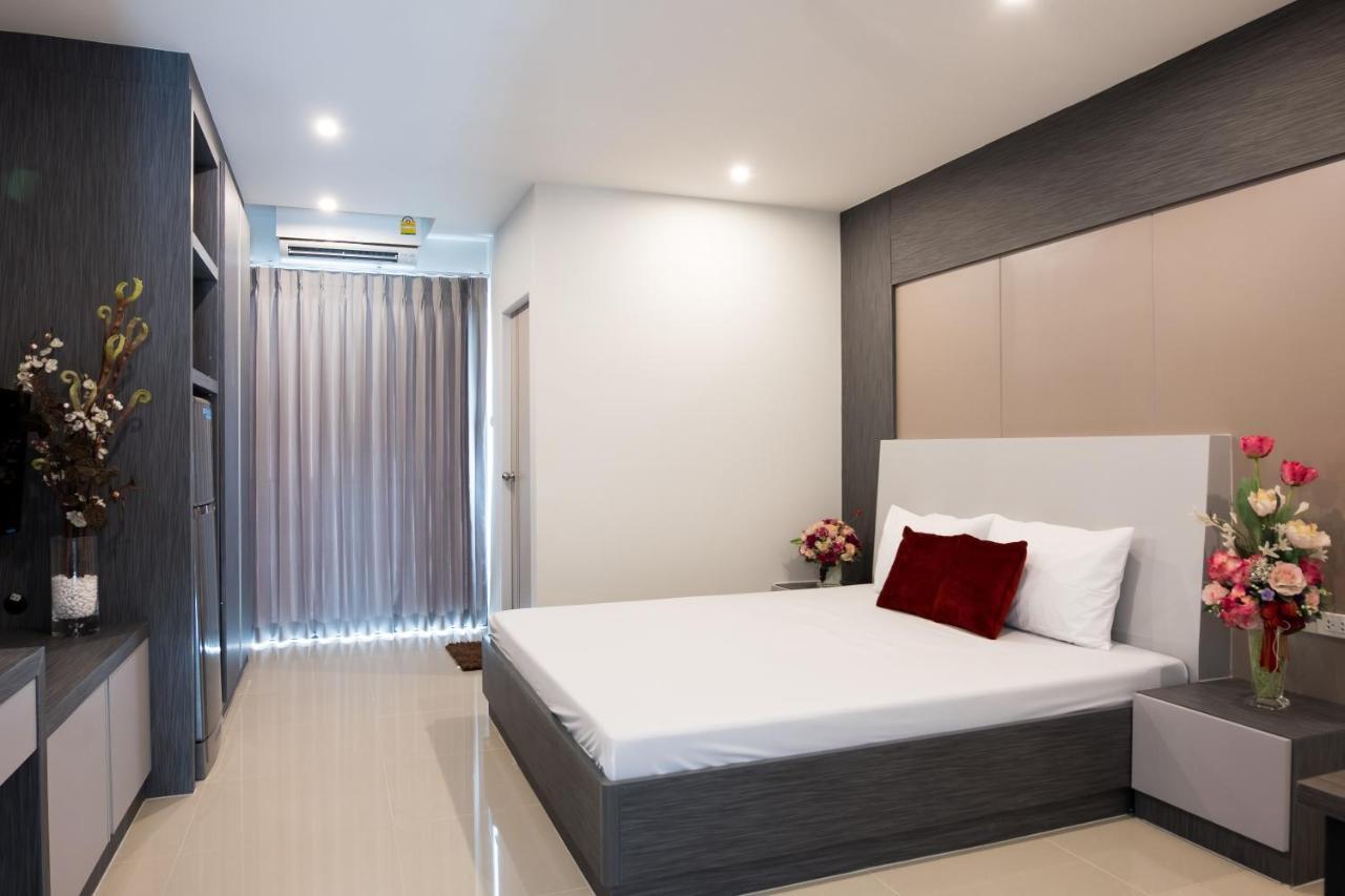 Db Plus 5 Bangkok Buitenkant foto