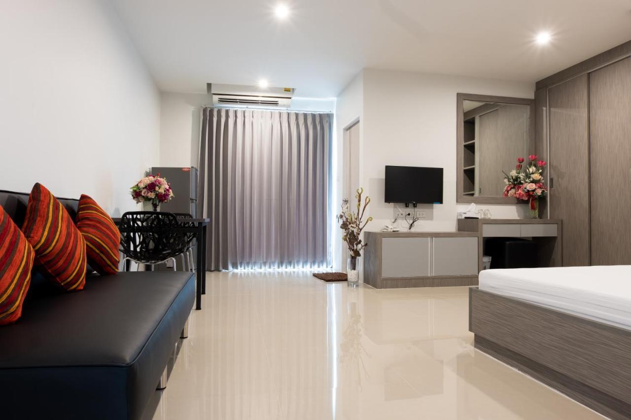 Db Plus 5 Bangkok Buitenkant foto